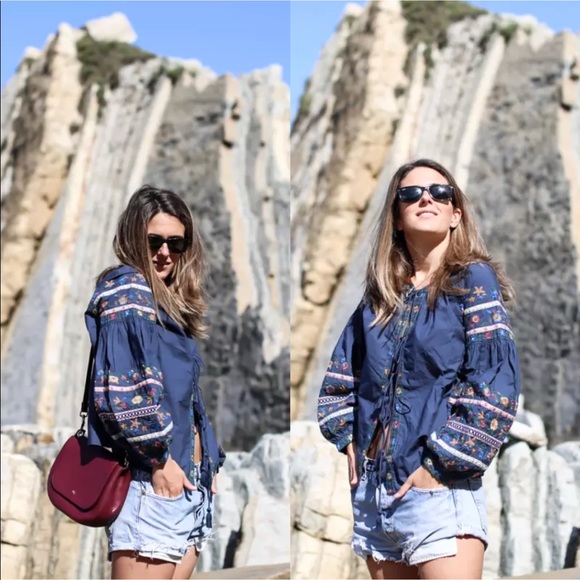 Zara Tops - Zara Embroidered flounce Top
